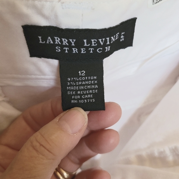 Larry Levine White Capri (308) NWOT - Picture 7 of 8